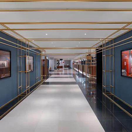 Le Meridien Arc De Triomphe Hotel 4*