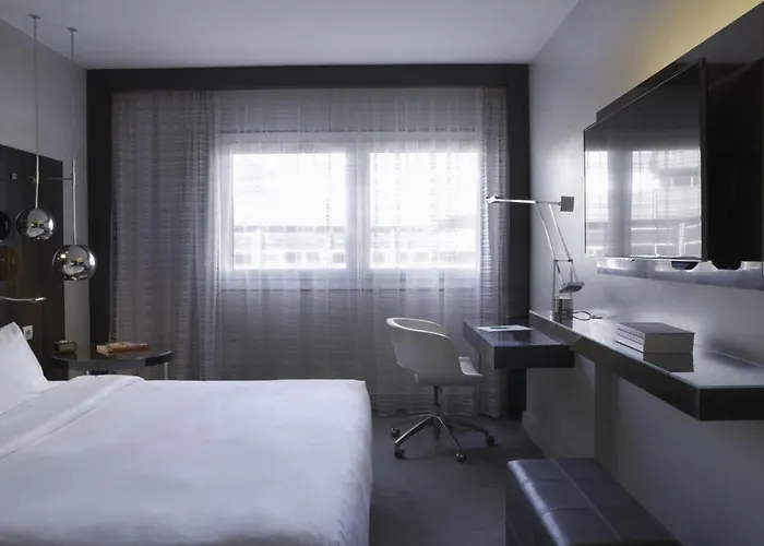Le Meridien Arc De Triomphe Otel Paris