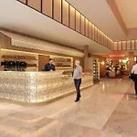Отель Le Meridien Arc De Triomphe