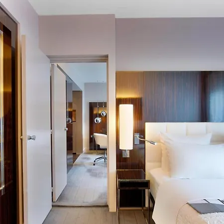 Le Meridien Etoile