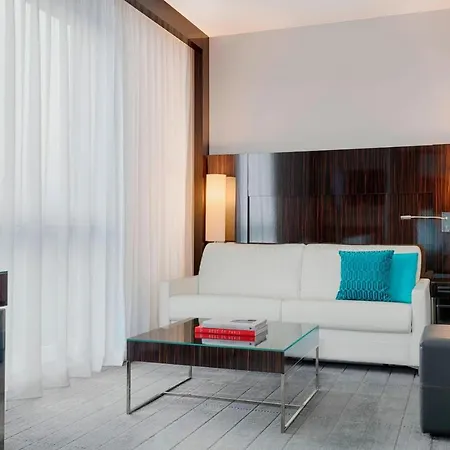 Le Meridien Etoile Hotel