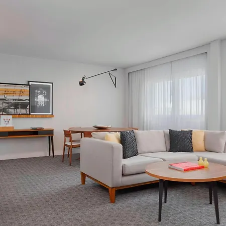 Hotel Le Meridien Arc De Triomphe 4*