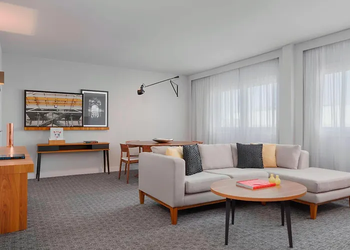 Hotel Le Méridien Arc De Triomphe 4*