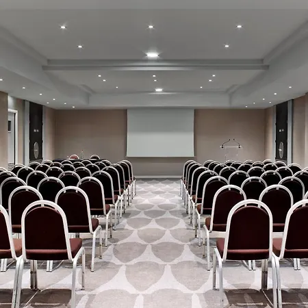 Le Meridien Etoile Otel 4*